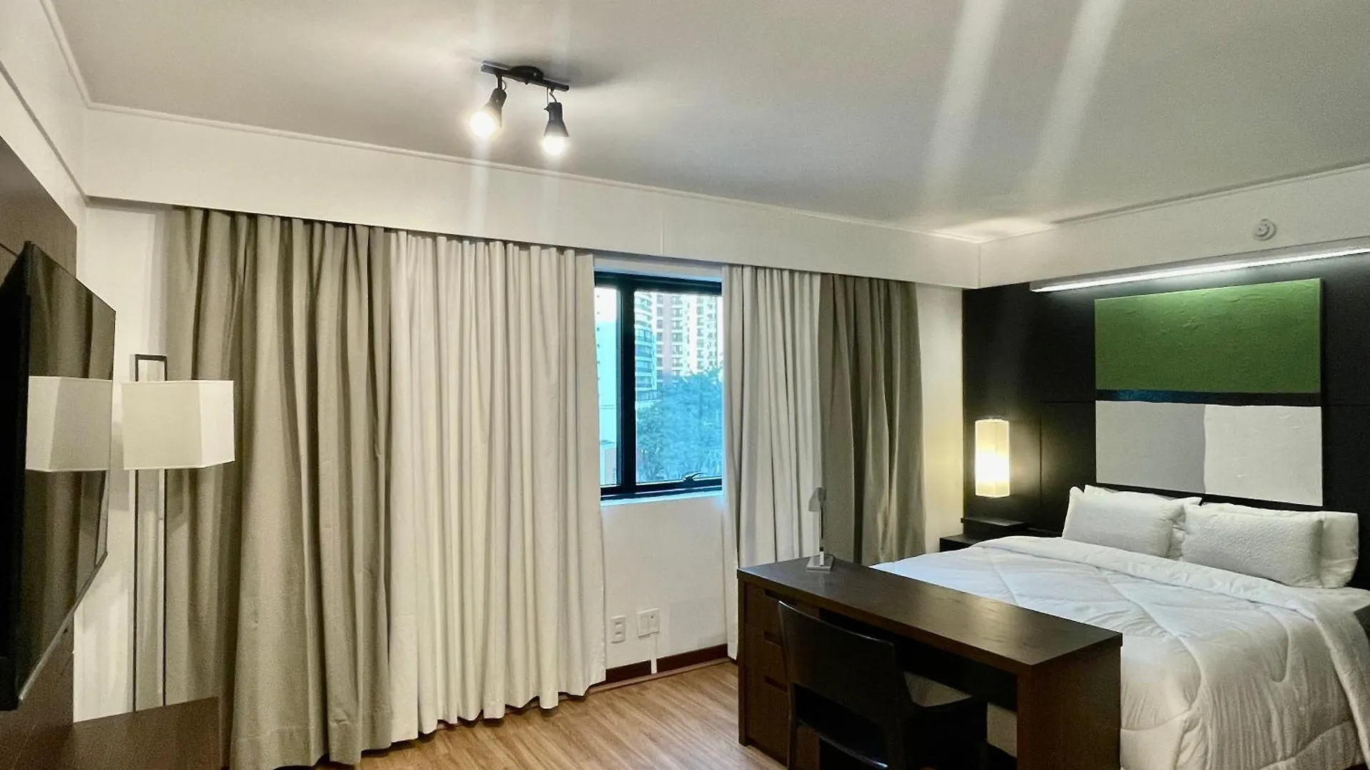 Flat Executivo No Hotel Mel. Ibirapuera Com Piscina, Vaga E Limpeza São Paulo Lägenhet
