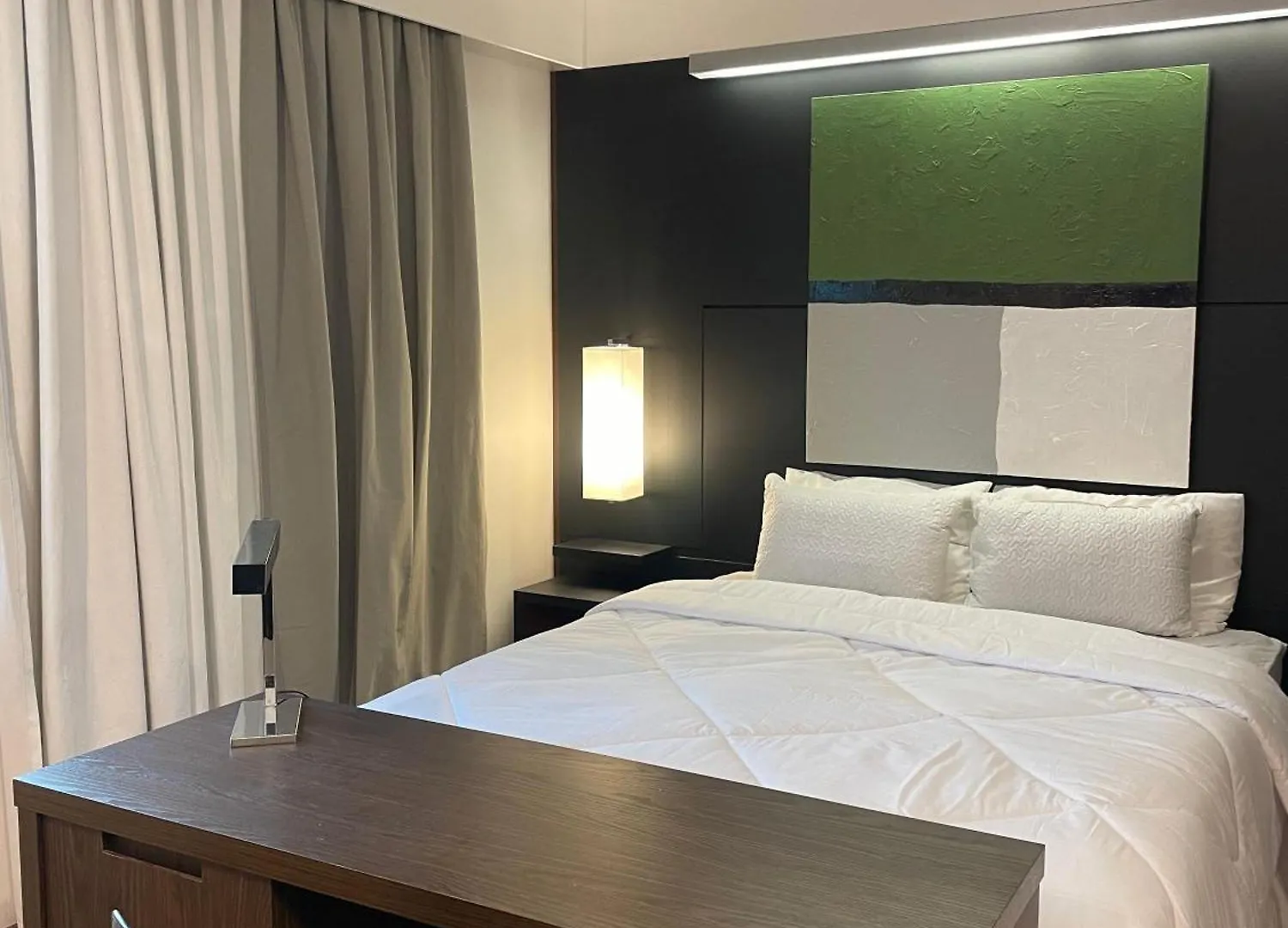 Flat Executivo No Hotel Mel. Ibirapuera Com Piscina, Vaga E Limpeza Sao Paulo